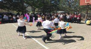 23 Nisan Ulusal Egemenlik ve Çocuk Bayramı Aşağı Özbağ Gaziler İlk-Ortaokulu
